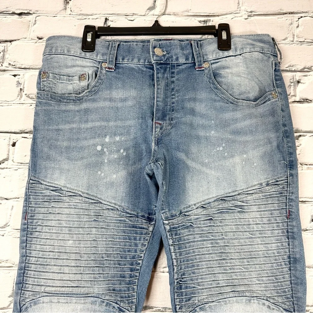 True Religion Geno Relaxed Slim Fit Jeans Pants Size 36 Light Wash Distressed